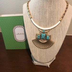 Stella and Dot Sunray pendant necklace